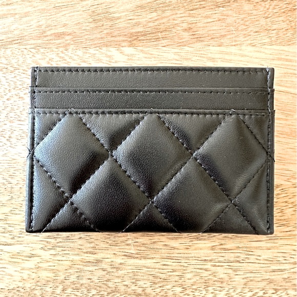 🆕 Authentic Chanel Black Quilted Lambskin Card Holder w/Gold Enamel CC Heart - Picture 7 of 14